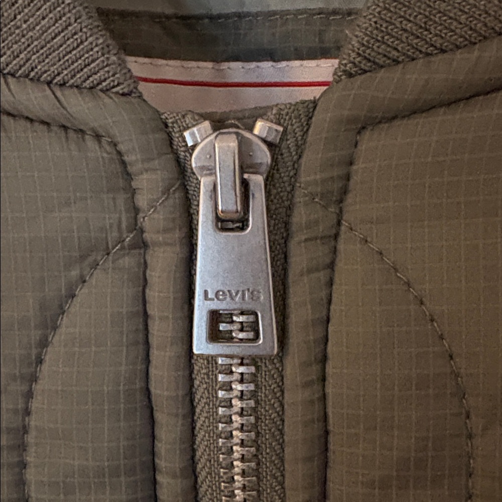 Levi’s Onion Quilted Liner Jacket - Picture 6 of 10